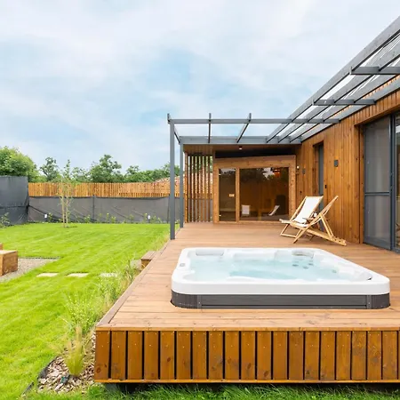 Natur Lodge Tiszafuered *