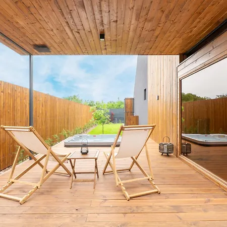 Natur Lodge Tiszafuered Nyaraló